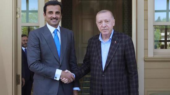 أمير قطر يتوجه إلى تركيا في زيارة رسمية