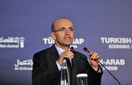 وزير المالية التركي يدلي ببيان عقب استقالة محافظة البنك المركزي التركي