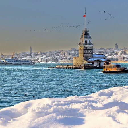 مع هطول الثلوج.. ولاية إسطنبول تخصص فنادقا لإيواء المشردين