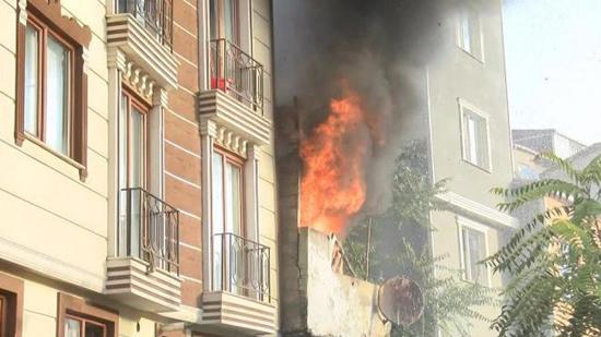 اندلاع حريق هائل في مبنى مهجور في شيشلي