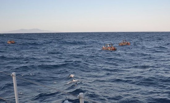 إنقاذ 74 مهاجرا غير شرعي قبالة سواحل إزمير