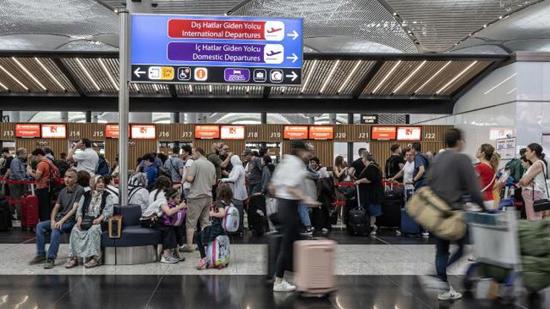 50 مليون مسافر عبر مطارات إسطنبول خلال 5 أشهر فقط! 50 مليون مسافر عبر مطارات إسطنبول خلال 5 أشهر فقط!