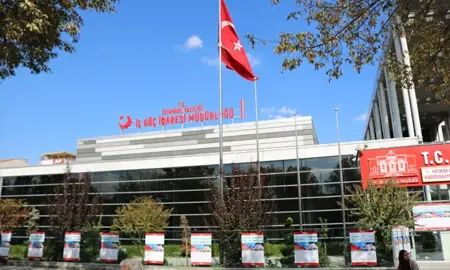 إدارة الهجرة التركية تصدر بياناً هاماً للسوريين حملة “الكملك” في اسطنبول