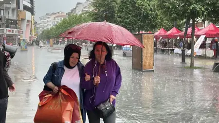 الأرصاد الجوية التركية تطلق تحذير "أصفر" و "برتقالي" لـ 12 ولاية