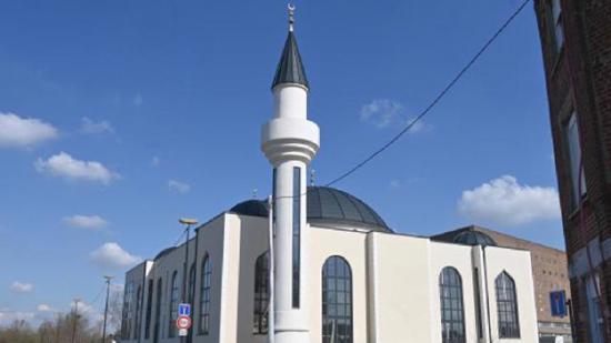 عبارات معادية للإسلام مكتوبة داخل مسجدين في فرنسا