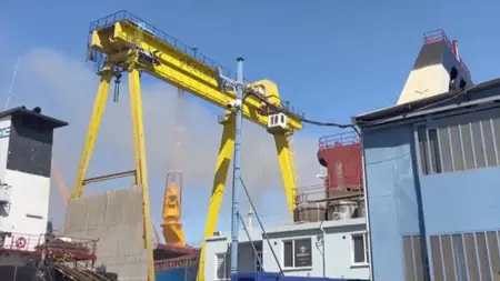 عاجل .. تركيا ..اندلاع حريق في حوض بناء السفن في توزلا