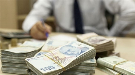 أسعار الدولار واليورو مقابل الليرة التركية اليوم في إسطنبول 