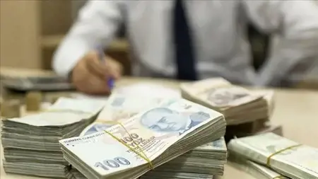أسعار الدولار واليورو مقابل الليرة التركية اليوم في إسطنبول 