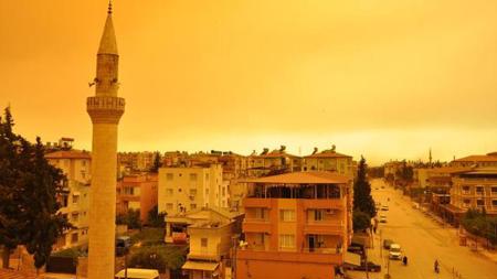 الأرصاد التركية تحذر من عاصفة رملية وأمطار غزيرة