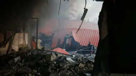 قوات الاحتلال تنسحب من المنطقة الجنوبية لمدينة دير البلح وسط قطاع غزة مخلفة دمارًا هائلًا