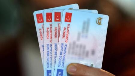 تركيا تمنح فرصة لتجديد رخص القيادة القديمة حتى نهاية العام