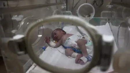 وقود المولّدات ينفد في مستشفى بغزة: حياة مرضى العناية المركّزة وأطفال الحاضنات في خطر.. و«انقطاع الكهرباء يعني قطع الأكسجين»