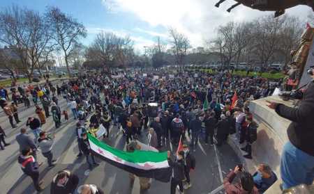 إسطنبول.. السوريون يحيون الذكرى العاشرة لانطلاق ثورتهم ضد الظلم