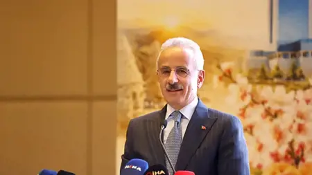 تركيا تعلن وصول شبكة الألياف الضوئية إلى 720 ألف كيلومتر