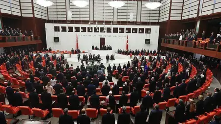 خريجو الإلهيات كمعلمين في المدارس يثيرون جدلًا بالبرلمان
