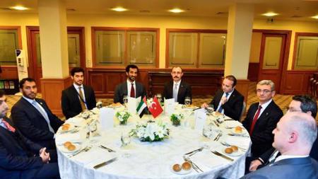 اجتماع هام بين وزير التجارة التركي ووزير الاقتصاد الإماراتي في إسطنبول