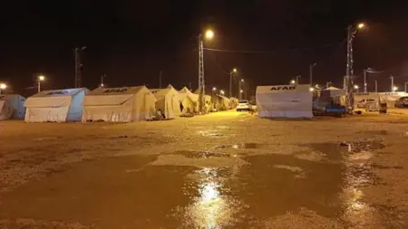 ليلة عصيبة على المتضررين من الزلازل في هاتاي التركية بسبب الأمطار 
