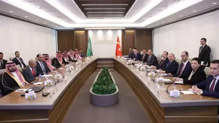 وزير البيئة التركي يلتقي بوزير الشؤون البلدية السعودي ويبحثان عدة مشاريع كبرى