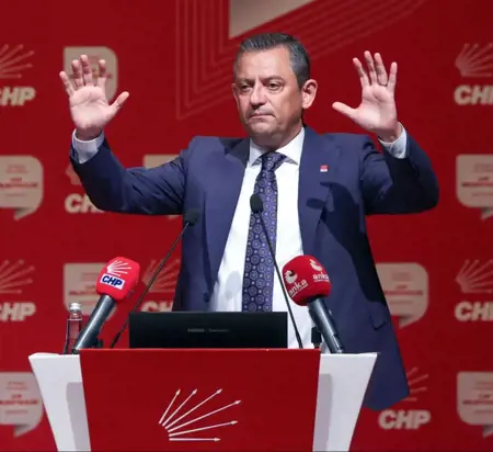 المعارضة التركية تتهم أردوغان بمحاولة الإنقلاب على البلديات التابعة لهاا