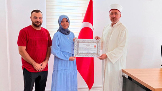 من بلاد الشمس المشرقة إلى ماردين: يوكا اليابانية تشهر إسلامها وتتزوّج باسم «رنا»