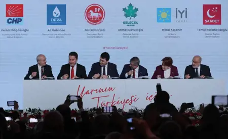 انقسام خطير داخل صفوف المعارضة بعد اجتماع كيليتشدار أوغلو وأوميت أوزداغ