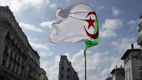 الجزائر تغلق مجالها الجوي أمام الطائرات الإماراتية بدءاً من منتصف الليل