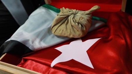 فلسطيني يسلّم تركيا "أمانة" تركها ضابط عثماني قبل 106 عاما 