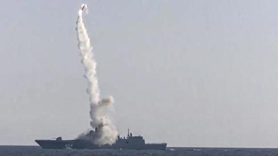 روسيا تختبر صاروخ "تسيركون" الذي يفوق سرعته سرعة الصوت