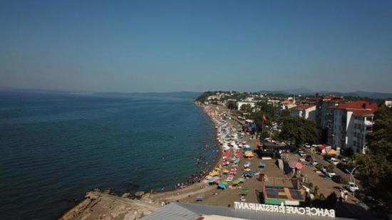 حظر السباحة في البحر أو التواجد على الشواطئ غدًا في هذه الولاية التركية