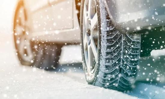 تآكل الإطارات وفقدان التماسك في الشتاء نصائح السلامة