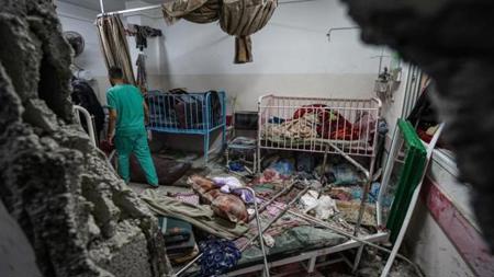 إندلاع حريق وإطلاق نار بشكل مكثف على مستشفى ناصر في غزة