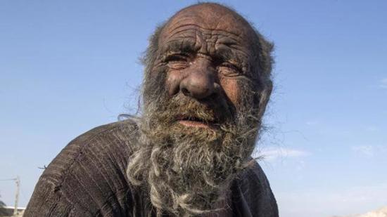 وفاة رجل لم يستحم في إيران  عن عمر 94 عاماً