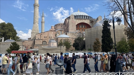 تعرف على المسجد الجاذب للزوار بإسطنبول