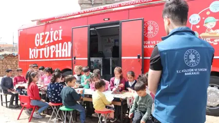 مكتبات تجوال تصل إلى 1057 موقعًا في تركيا مكتبات تجوال تصل إلى 1057 موقعًا في تركيا