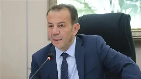 حزب الشعب الجمهوري يطرد رئيس بلدية بولو تانجو أوزجان