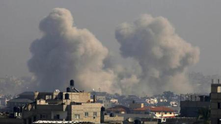 الجيش الإسرائيلي يقصف مركز توزيع المساعدات التابع للأمم المتحدة جنوب غزة