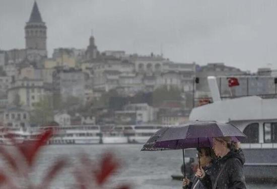 انخفاض وغيوم وأمطار.. ماذا ينتظر إسطنبول ومدناً تركية في 15 سبتمبر؟