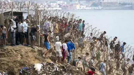 عودة أكثر من 53 ألف مهاجر من سبتة إلى المغرب.. والشرطة الإسبانية تشدّد إجراءاتها على من تبقّى