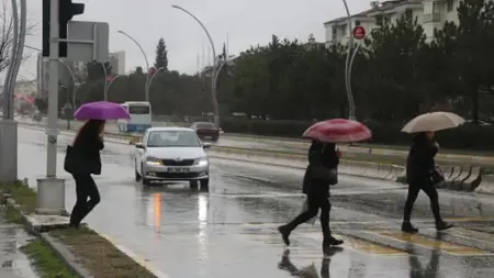 الأرصاد التركية تحذر من عواصف رعدية في بحر إيجة