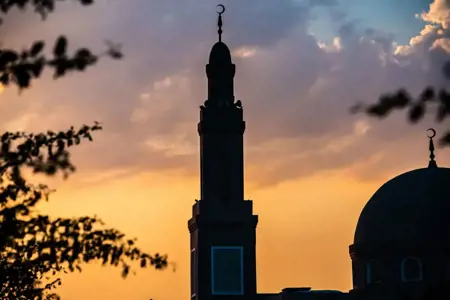 المعوّذتان (الفلق والناس): حصن المسلم من الحسد والعين والشرور