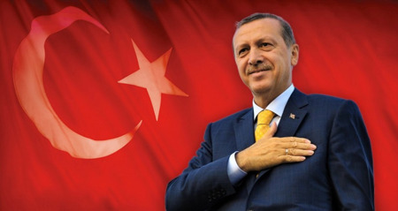 سفير تركيا يزوره مهنئًا.. مواطن قطري يسمي ابنه "أردوغان" 