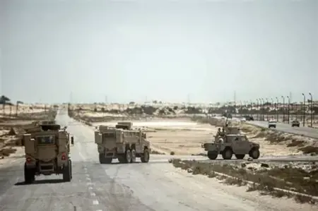 مصر تعزز تواجدها العسكري في سيناء وإسرائيل تحذّر