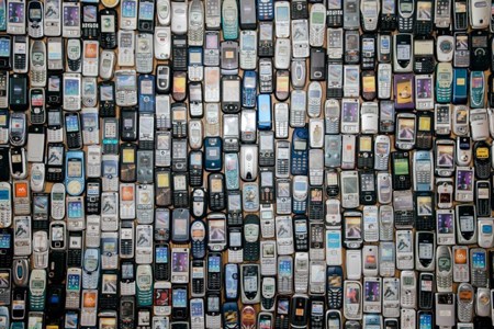 بيع أشهر الهواتف القديمة في تركيا بأسعار لا تصدق 