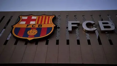 القضاء الإسباني يتهم نادي "برشلونة" بالفساد والرشوة والتزوير