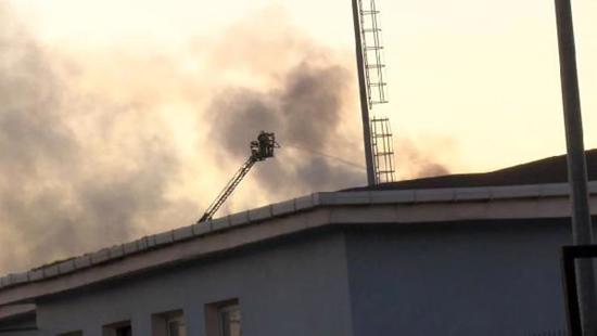 إسطنبول.. اندلاع حريق هائل في سجن بمنطقة عمرانية