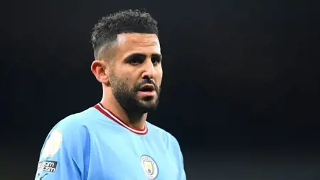 رياض محرز يستعد للإنضمام إلى صفوف نادي الأهلي السعودي رياض محرز يستعد للإنضمام إلى صفوف نادي الأهلي السعودي