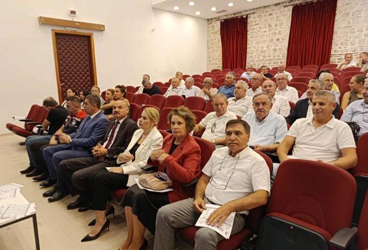 تعاون بين الهلال الأحمر التركي ومخاتير أدرنة لتشجيع التبرع بالدم