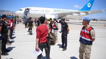 تركيا ترحل ما يقارب 43 ألف مهاجراً غير شرعي منذ بداية العام