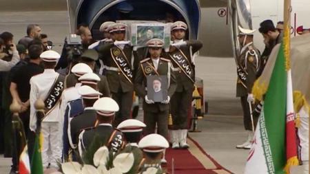 نقل جثامين الرئيس الإيراني والوفد المرافق له إلى طهران