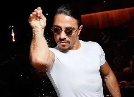 الشيف التركي نصرت ينسحب من السوق السعودية ويغلق مطعمه في الرياض